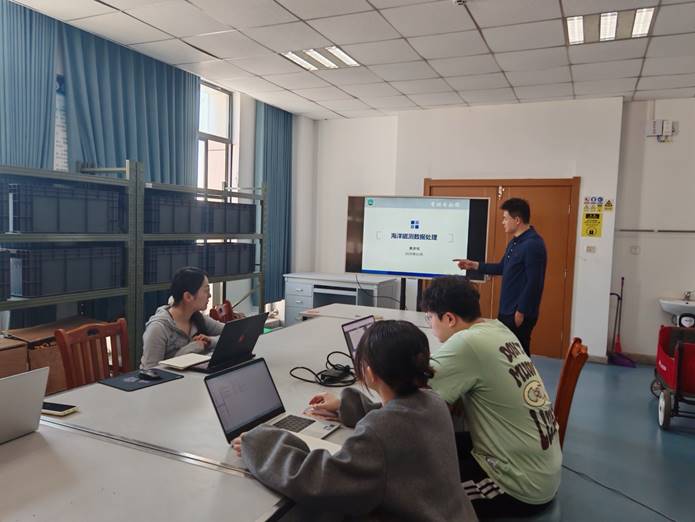 会议室里的人们AI 生成的内容可能不正确。